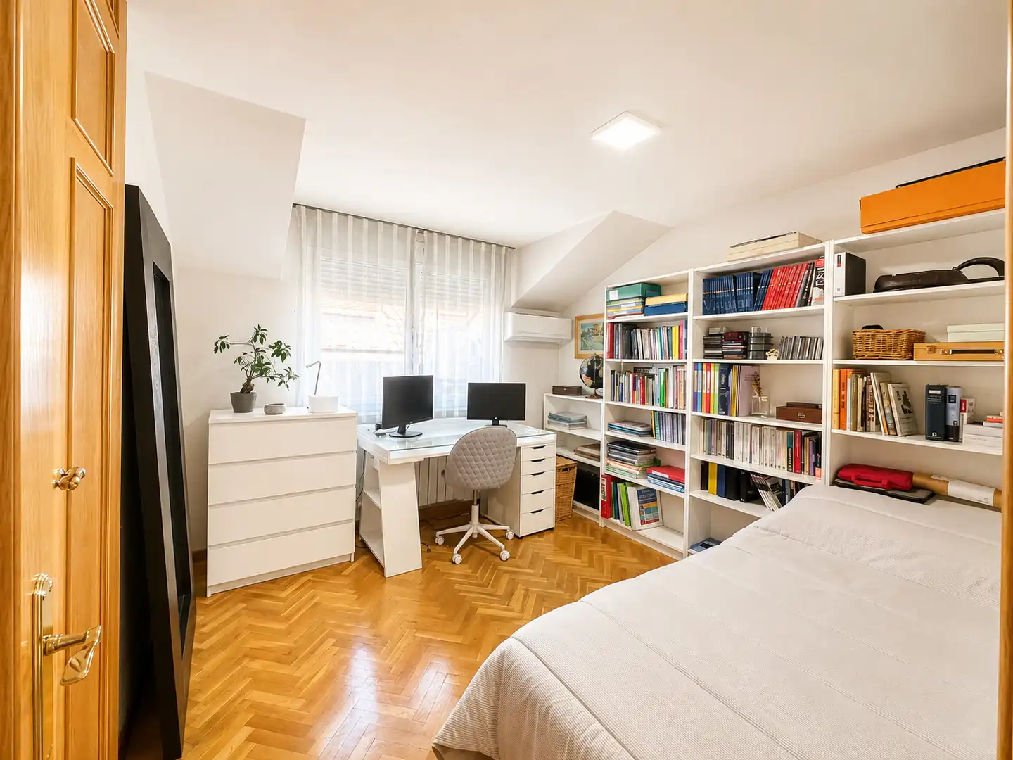 Habitación de Dúplex en venta en Torrelodones con Piscina comunitaria