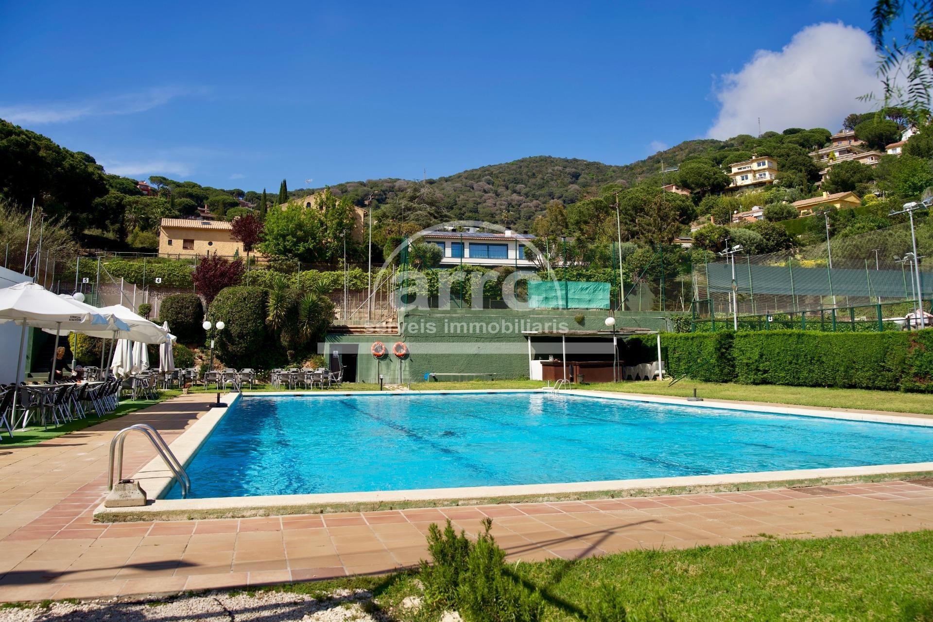 Swimming pool of Country house for sale in Cabrils  with Private garden and Swimming Pool