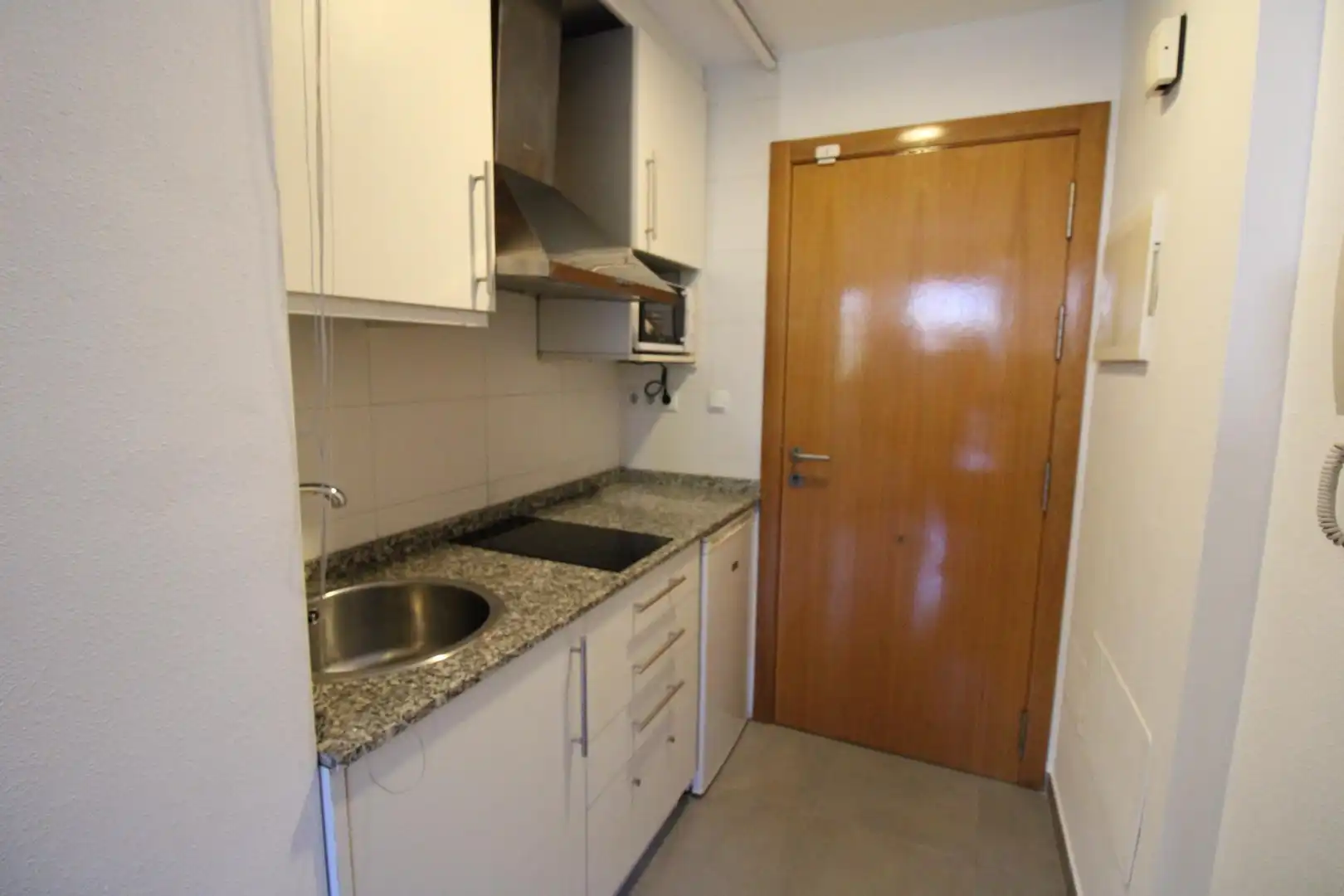 Cocina de Estudio de alquiler en Murcia con Calefacción, Terraza y Trastero