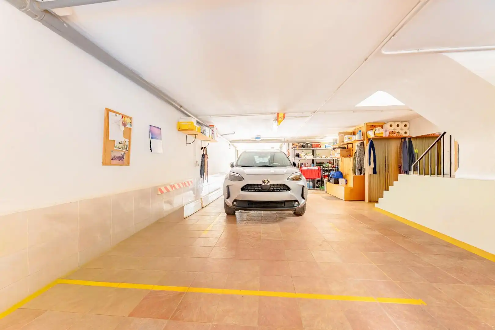 Parking de Casa adosada en venta en Chiva con Aire acondicionado, Calefacción y Terraza