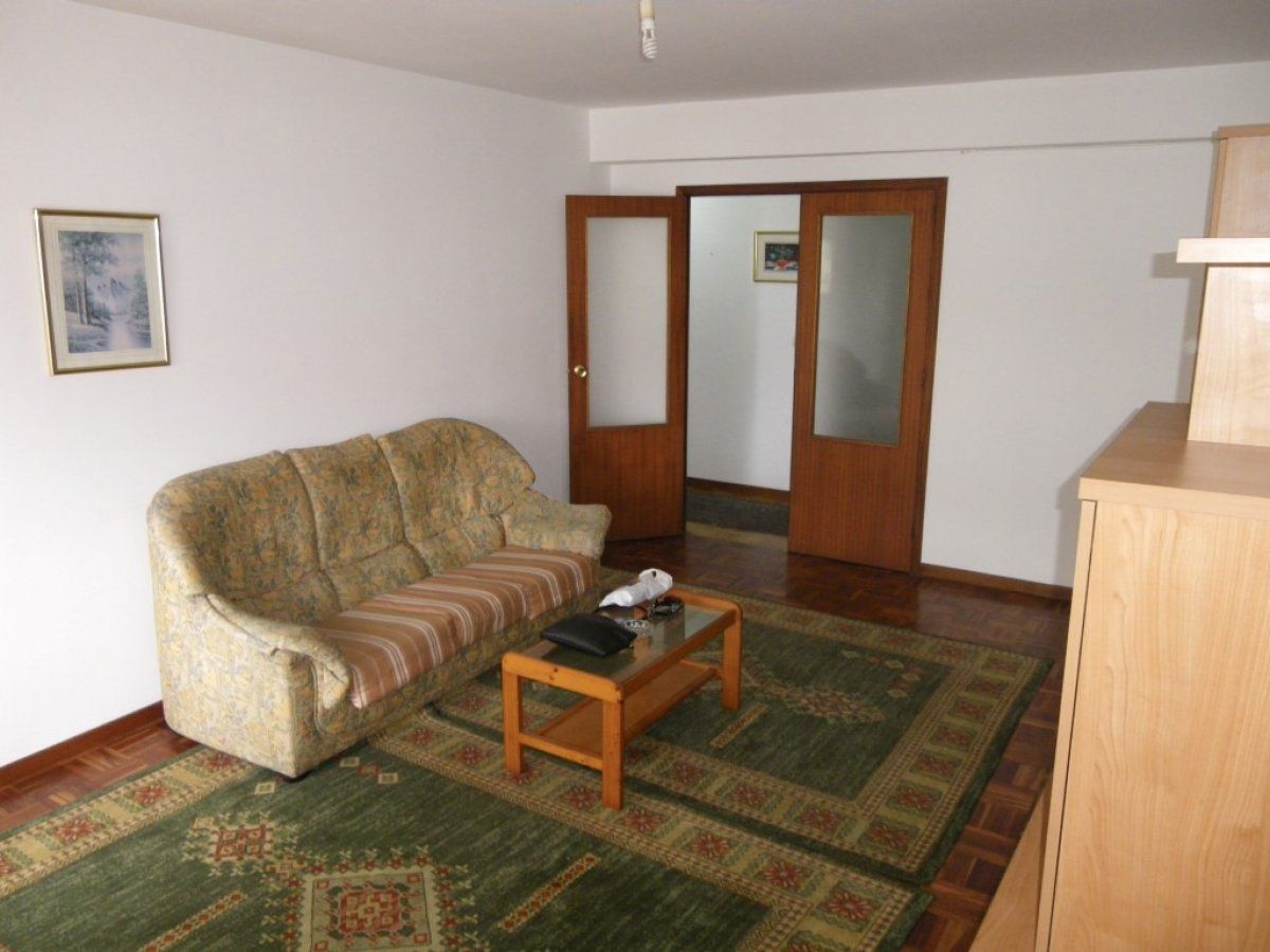 Living room of Flat to rent in Vigo   with Parquet flooring and Balcony