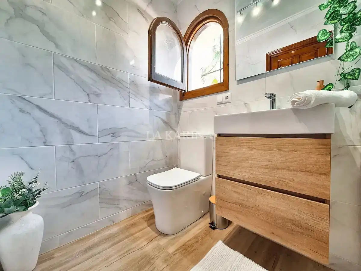 Badezimmer von Wohnung zur Miete in Dénia mit Klimaanlage, Schwimmbad und Möbliert