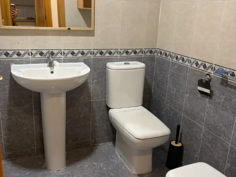 Bathroom of Flat for rent in Cuevas - Ilustración