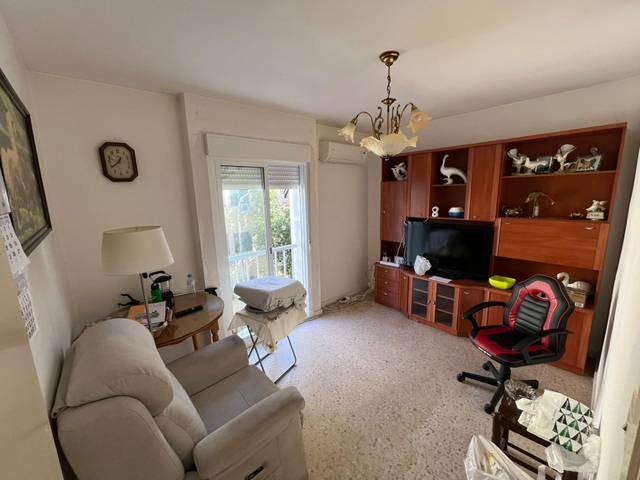 Piso en Venta en Calle Corral de la Parra en Pino Montano - Consolación