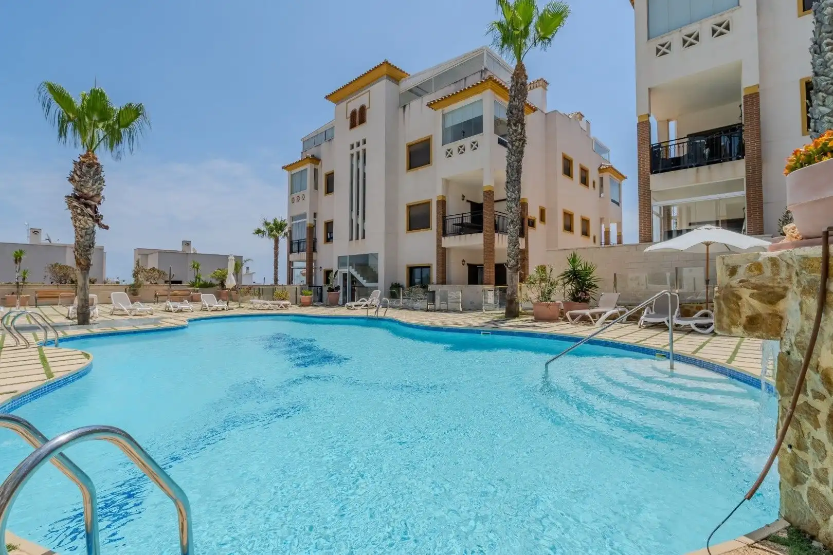 Ground floor with pool for sale in Carrer C. Carcaixent 17, imagen 2
