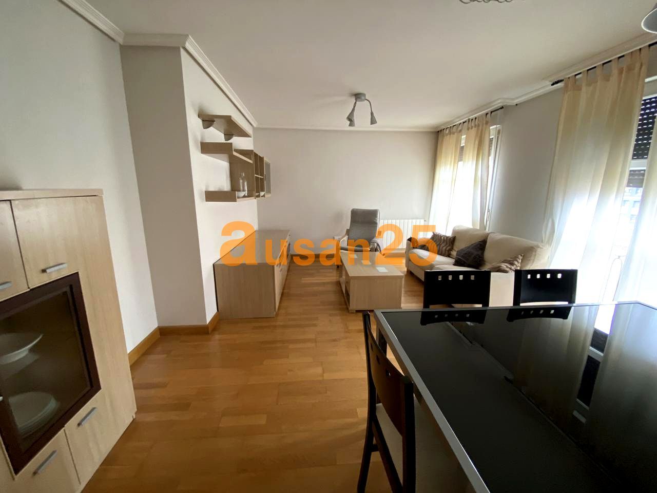 Sala d'estar de Dúplex de lloguer en Aranda de Duero amb Calefacció, Parquet i Moblat