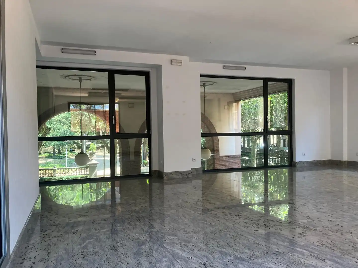 Büro zum Verkauf in Plaça Escultor Josep Clarà 7, imagen 4