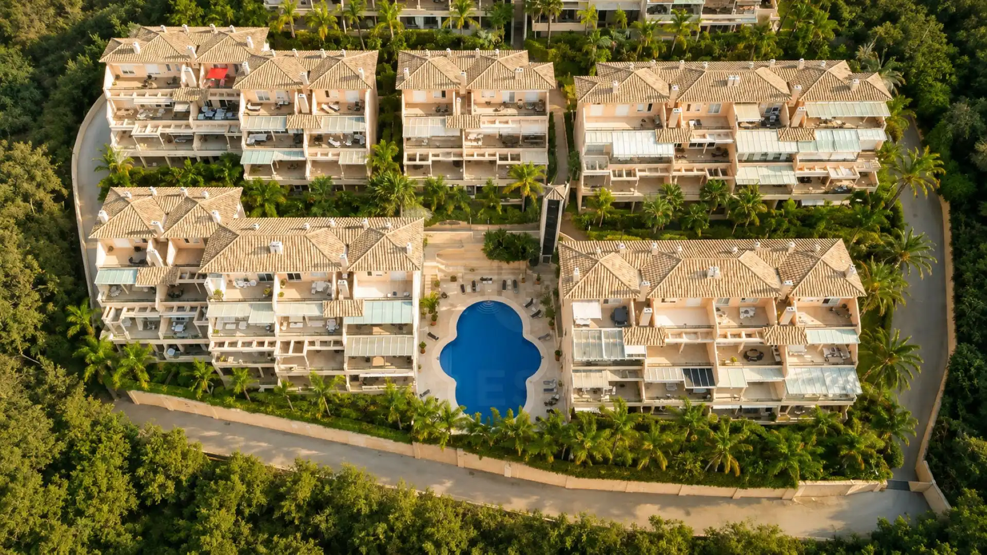 Flat with lift for sale in Calle Pléyades 39