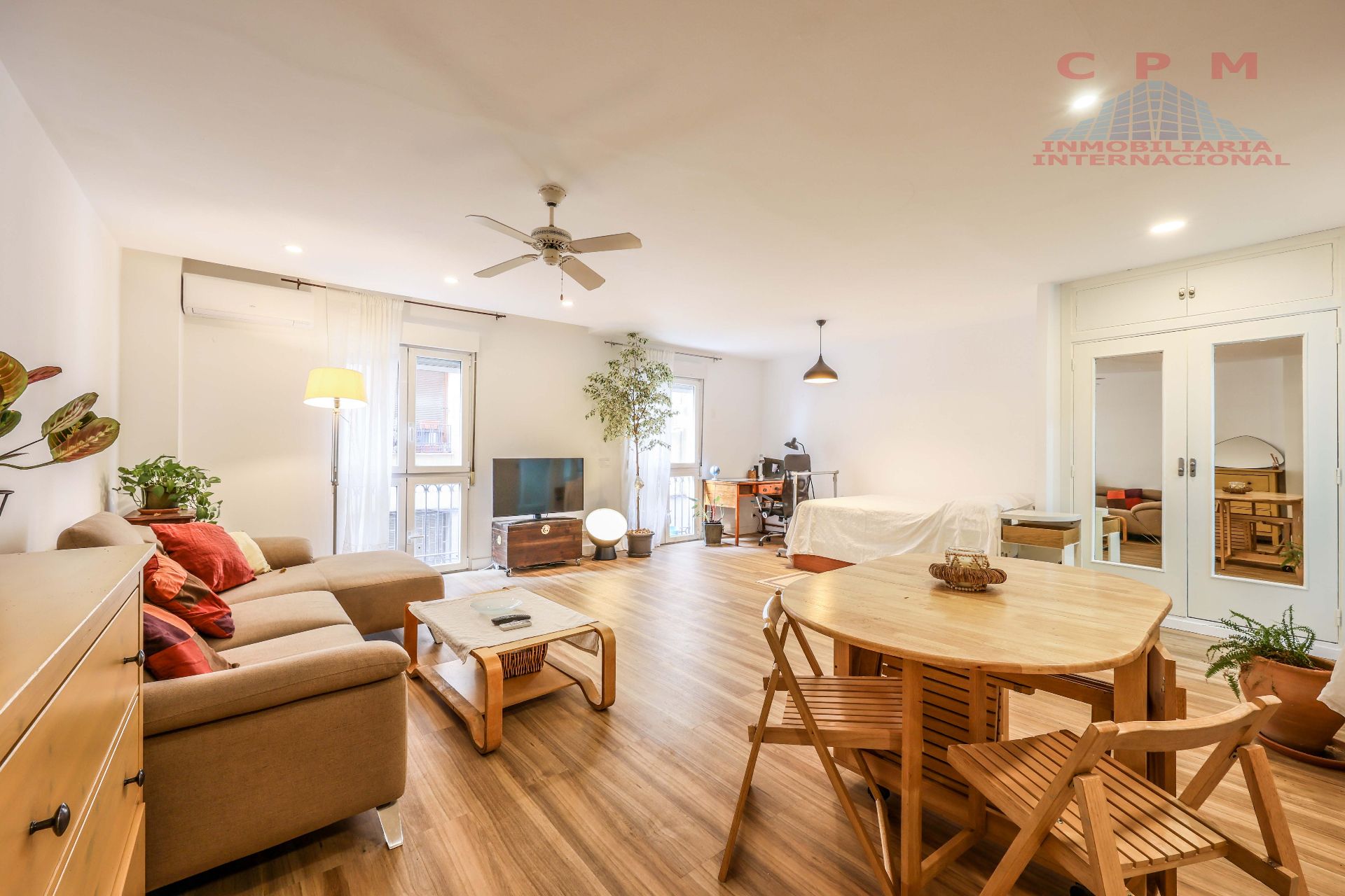 Sala de estar de Piso de alquiler en  Madrid Capital con Calefacción, Parquet y Amueblado