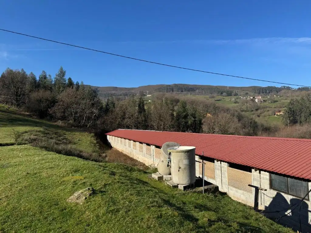 Außenansicht von Residential zum Verkauf in Los Corrales de Buelna 