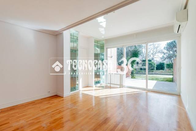 Casa adosada en Venta en Alameda de Osuna