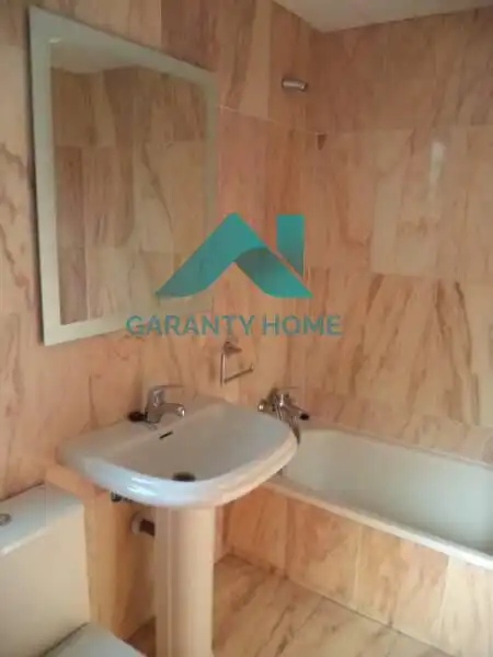 Baño de Apartamento de alquiler en Cáceres con Aire acondicionado, Calefacción y Terraza
