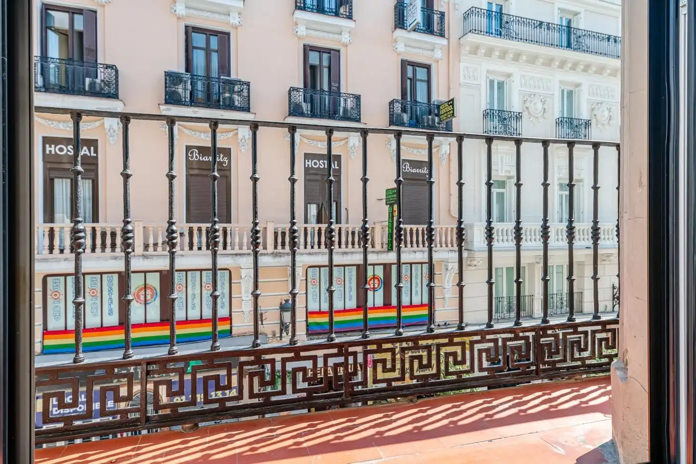 Außenansicht von Wohnung zum Verkauf in Madrid mit Klimaanlage und Heizung