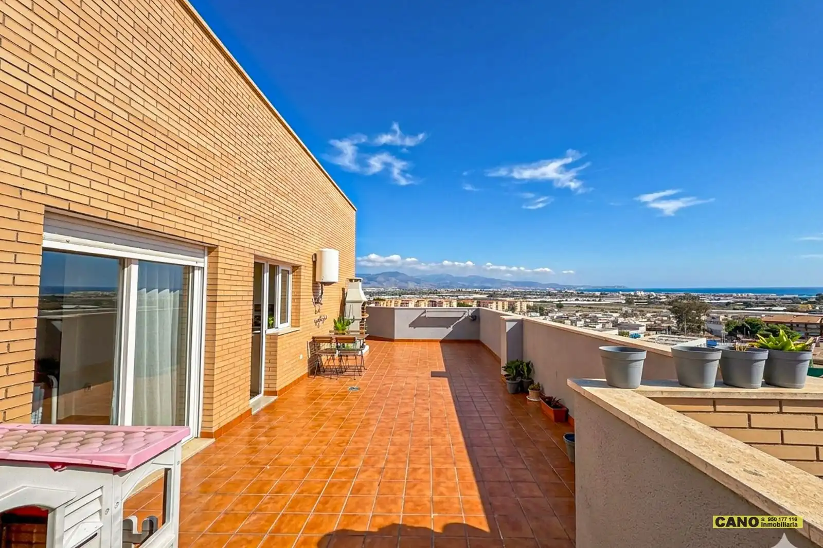 Terraza de Piso en venta en  Almería Capital con Terraza