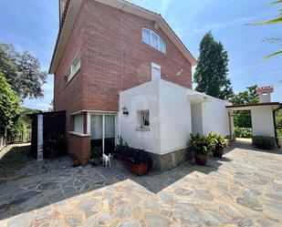 Vista exterior de Casa o xalet en venda en Sant Cugat del Vallès amb Aire condicionat, Calefacció i Terrassa