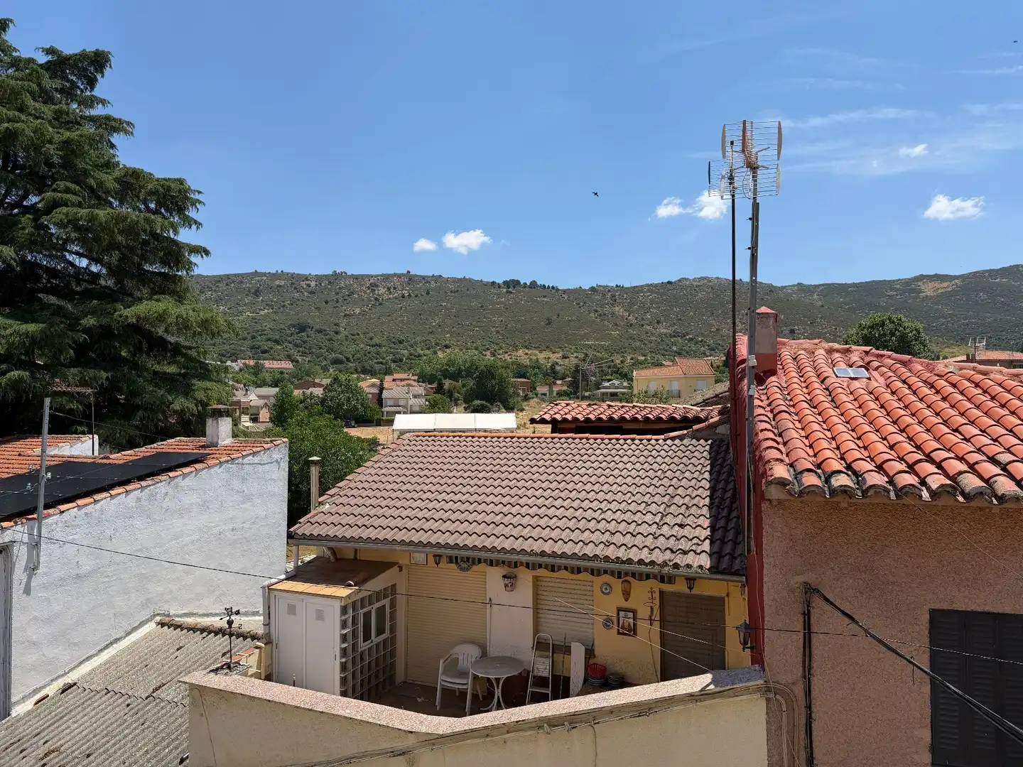 Vista exterior de Pis de lloguer en Robledo de Chavela amb Calefacció