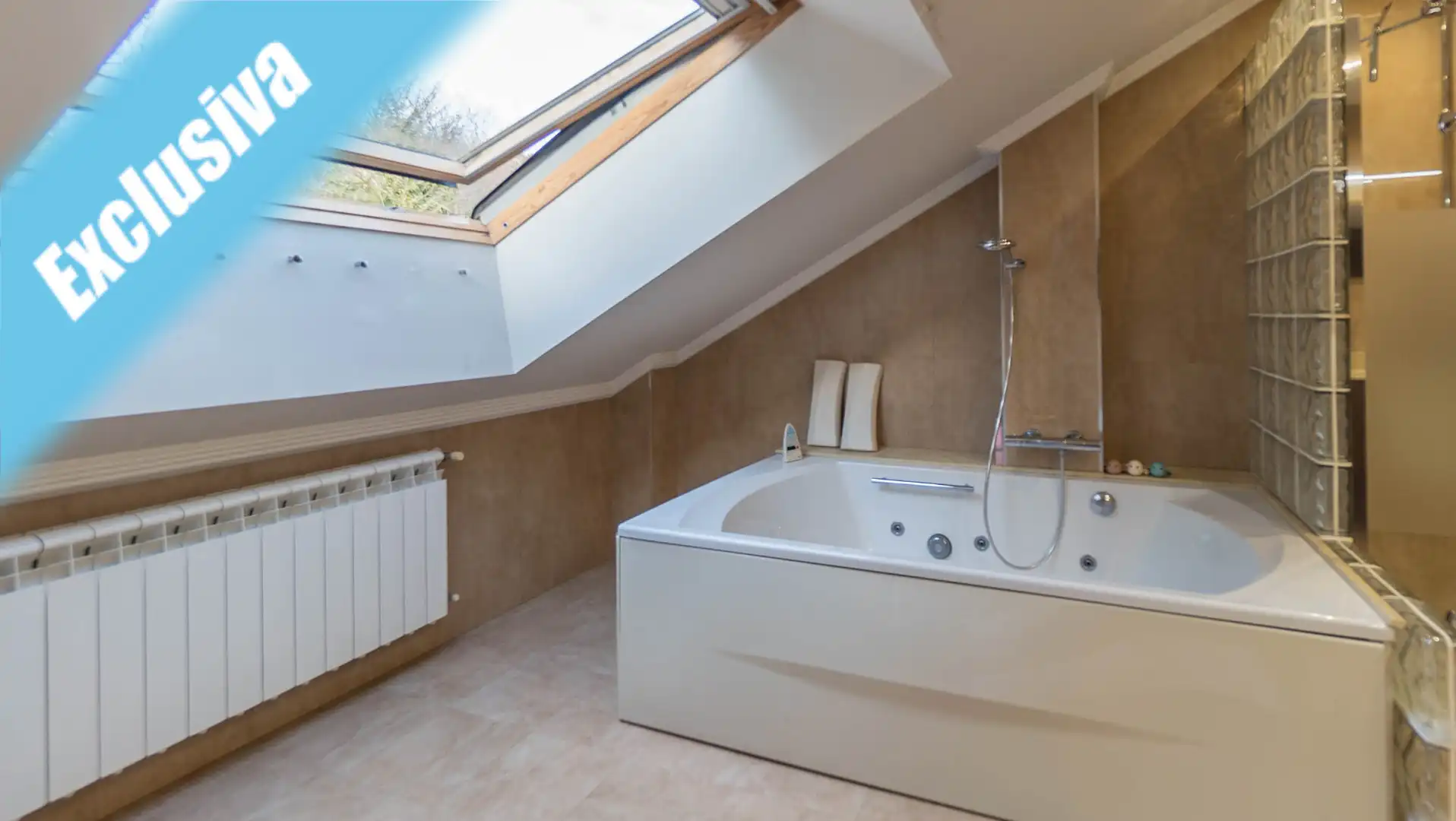 Bathroom of Houses for sale in Bárcena de Cicero  with Air Conditioner, Heating and Private garden