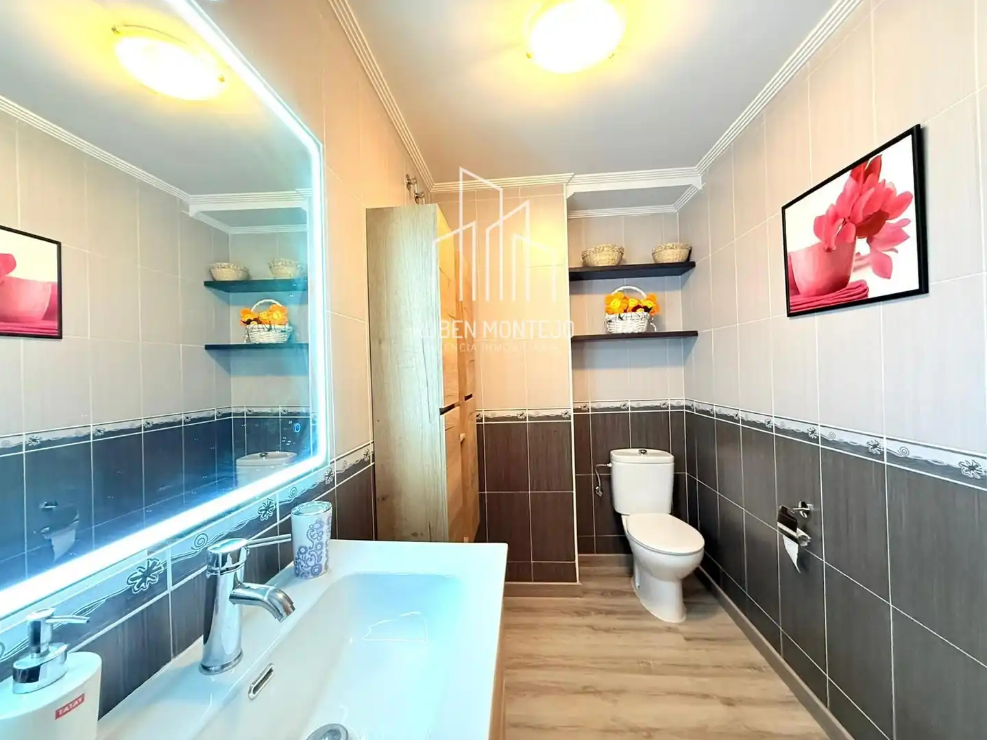Baño de Casa adosada en venta en Galindo y Perahuy con Calefacción, Jardín privado y Terraza