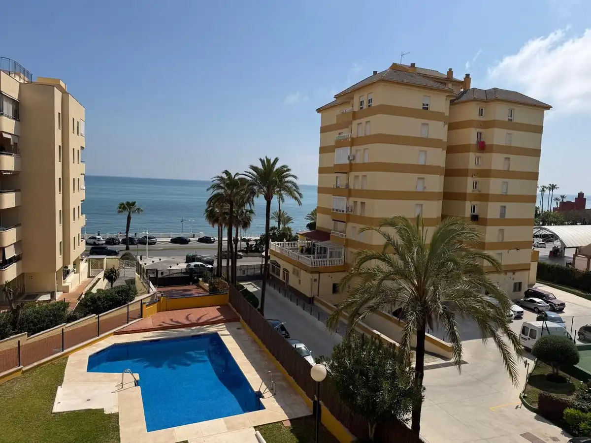 Apartamento con piscina en venta en Arroyo de la Miel