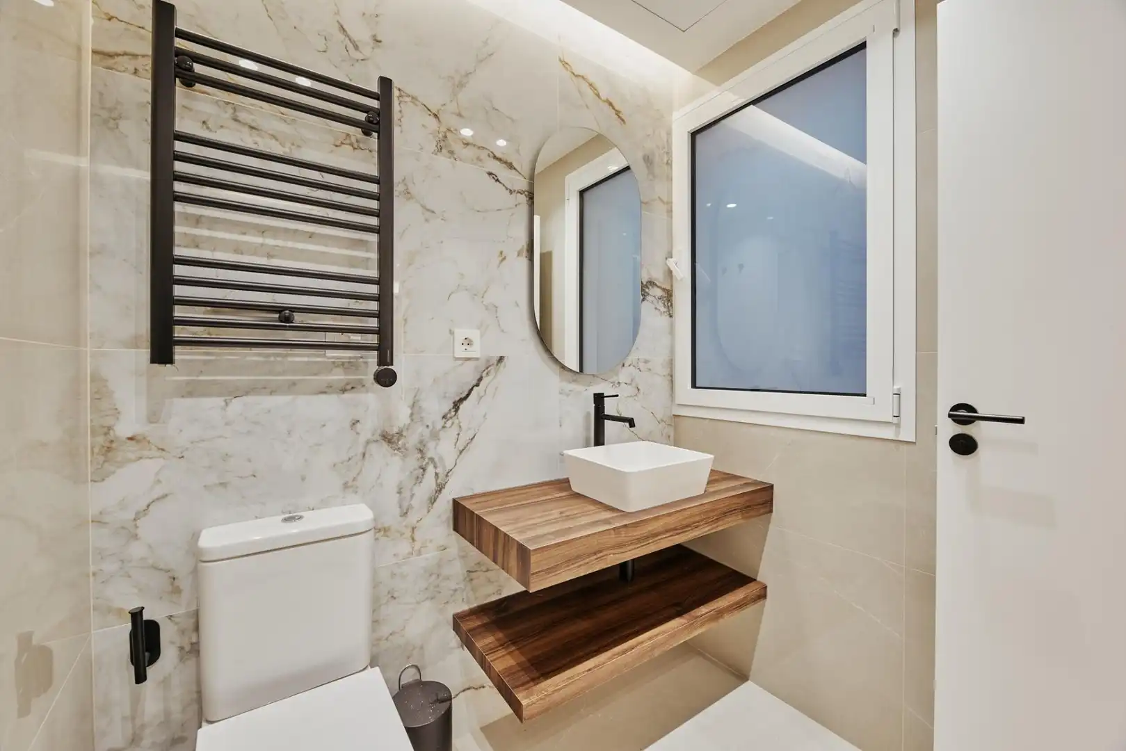 Bathroom of Flat for sale in Madrid  with Air Conditioner, Heating and Furnished