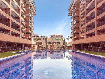 Àtic amb piscina en venda a Paseo Serra d'Espadá 8