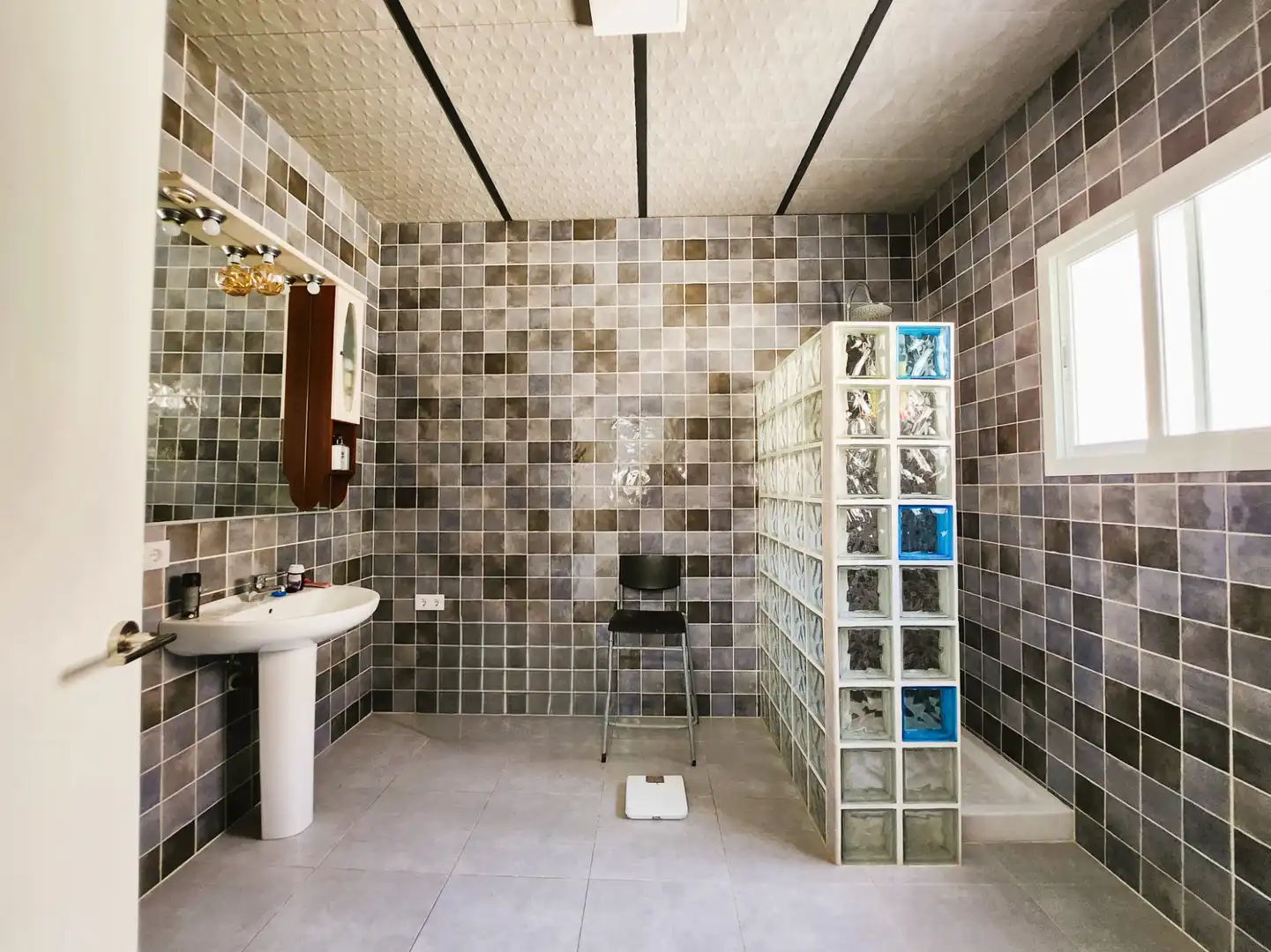 Baño de Casa o chalet en venta en Alcalá de Guadaira con Aire acondicionado, Calefacción y Jardín privado