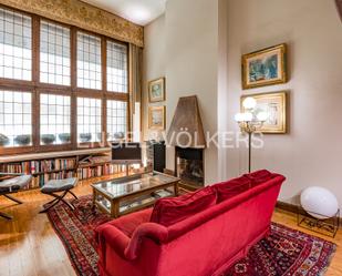 Living room of Apartment for sale in  Barcelona Capital  with Heating and Parquet flooring