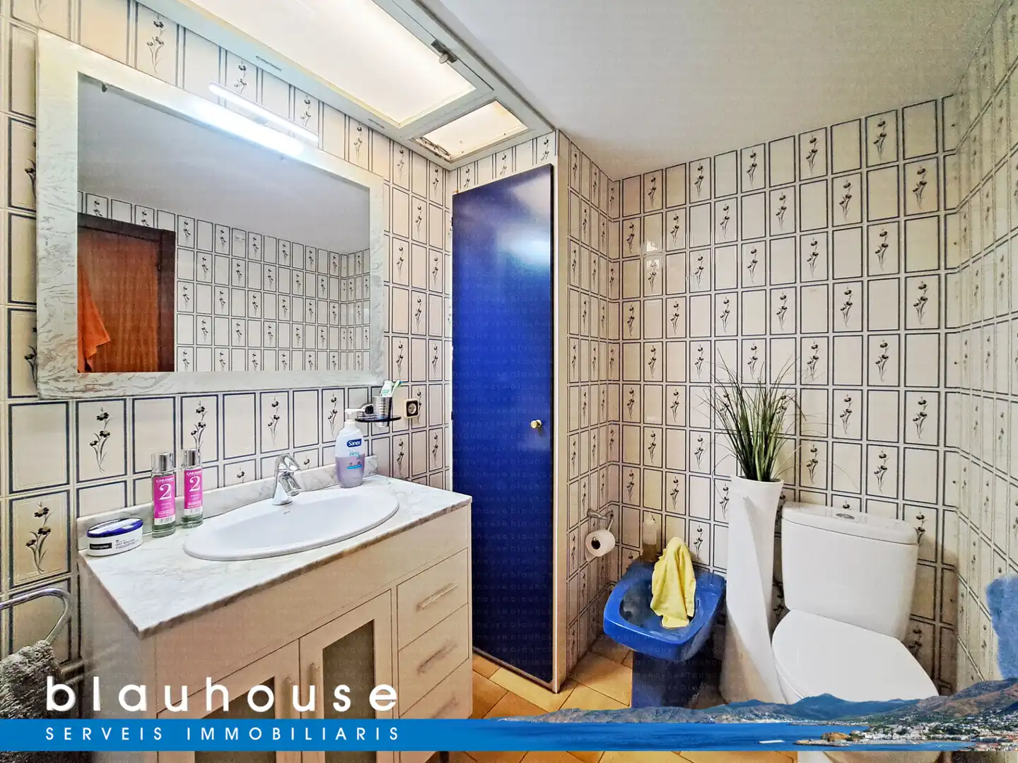 Bathroom of Houses for sale in Llançà  with Heating, Terrace and Storage room