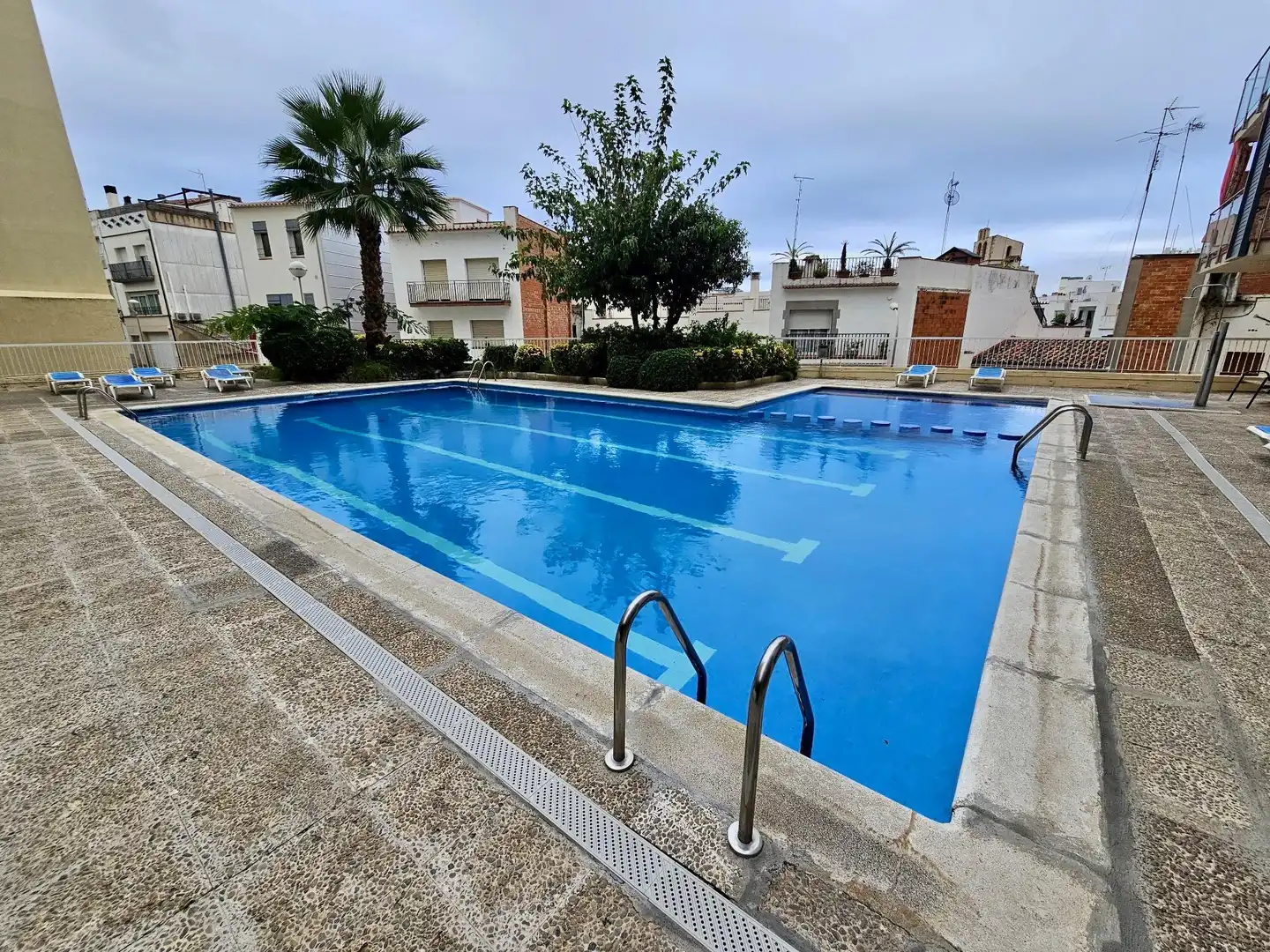 Piscina de Piso en venta en Sant Pol de Mar con Terraza, Balcón y Piscina comunitaria