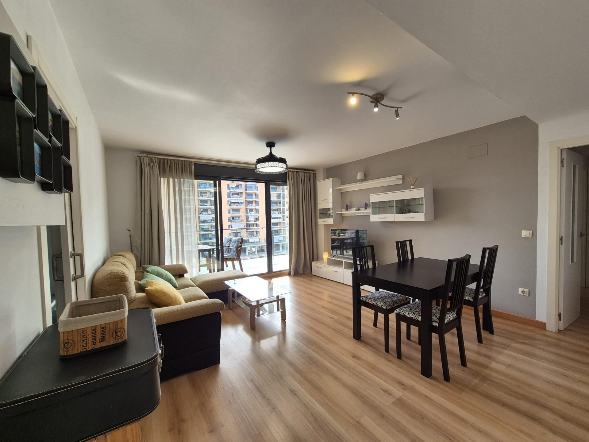 Flat to rent in PAU 5