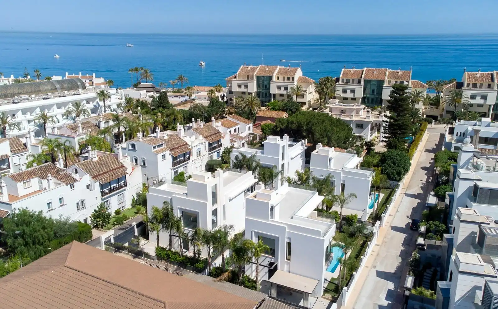 Vista exterior de Casa o chalet en venta en Marbella con Aire acondicionado, Calefacción y Jardín privado