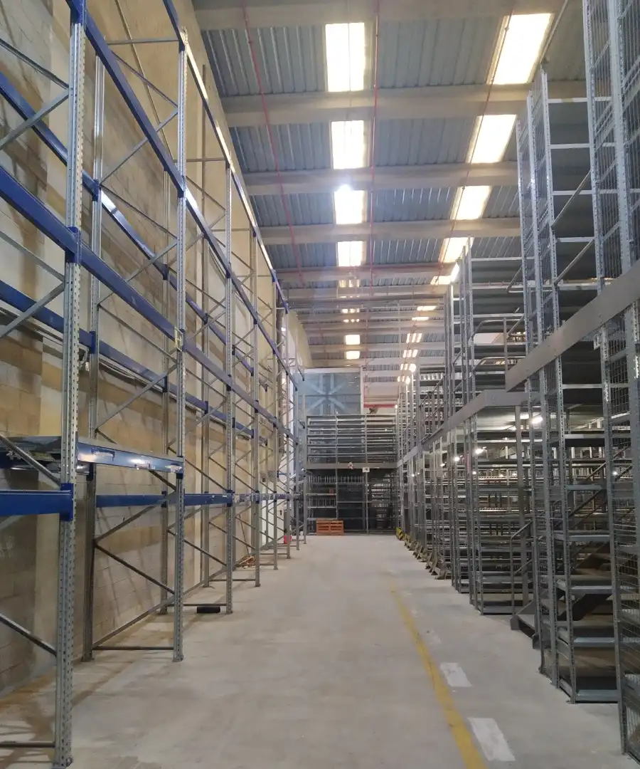 Industriegebäude zur Miete in Calle Puente Genil 51, imagen 2