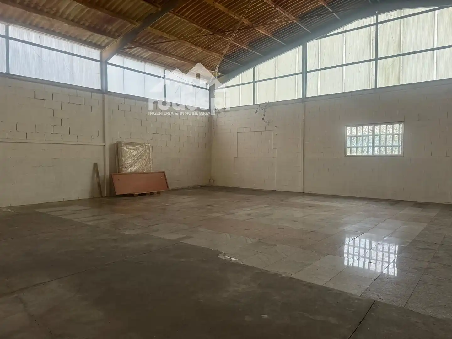 Nave industrial de alquiler en Ponteareas