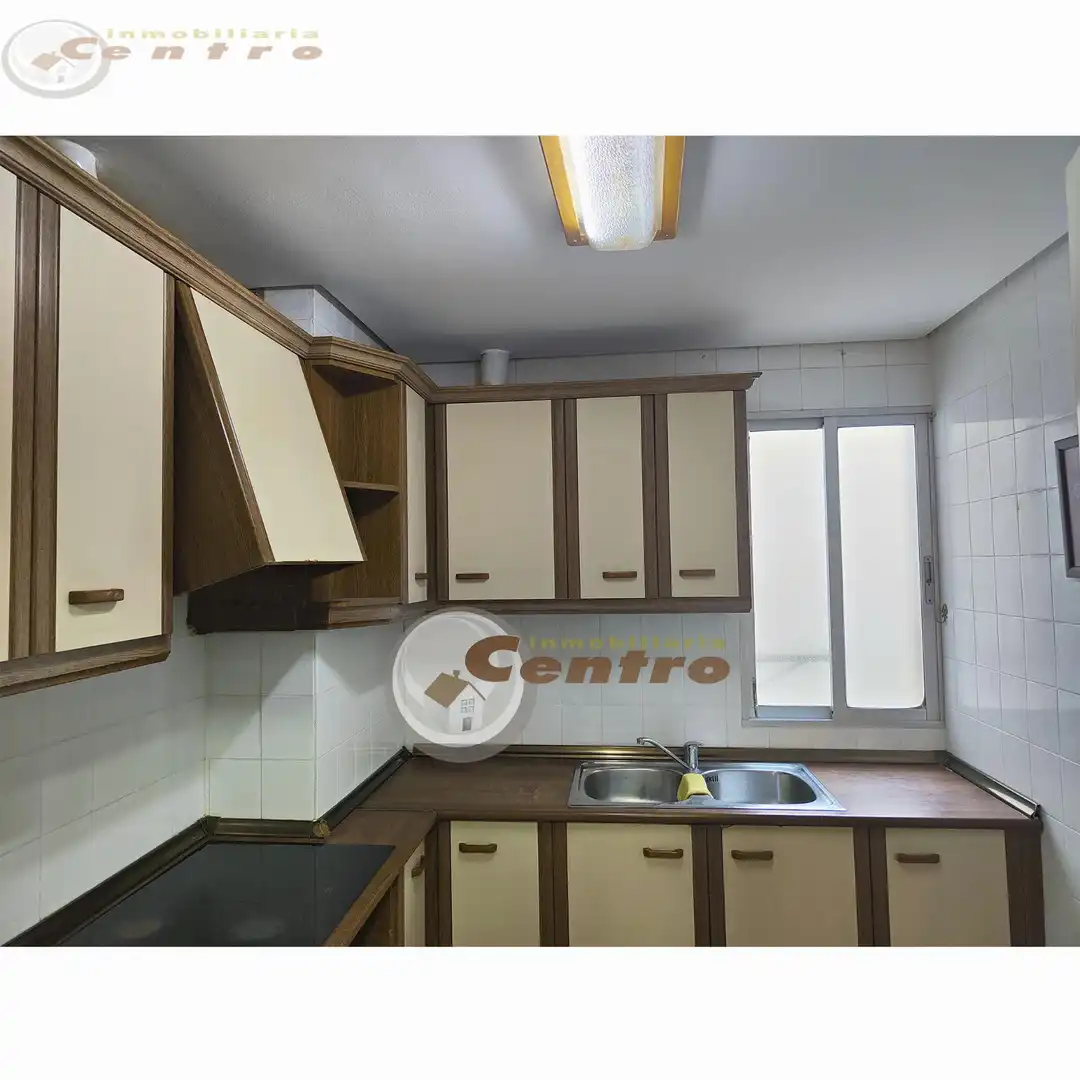 Cocina de Piso de alquiler en Albacete con Calefacción, Amueblado y Balcón