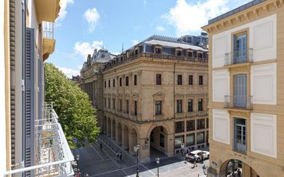 Vista exterior de Pis en venda en Donostia - San Sebastián  amb Calefacció i Traster