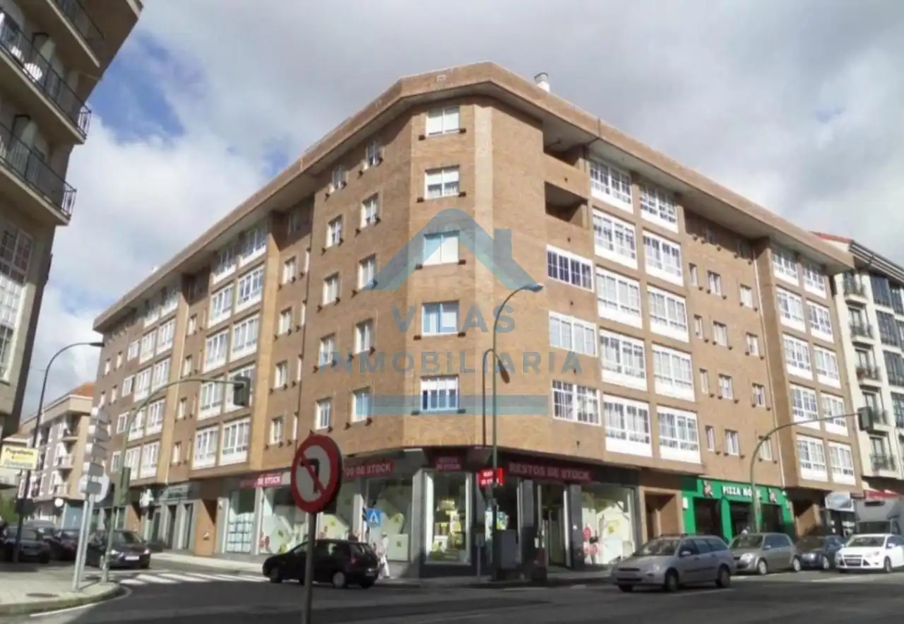 Vista exterior de Piso de alquiler en Ames con Calefacción, Parquet y Trastero