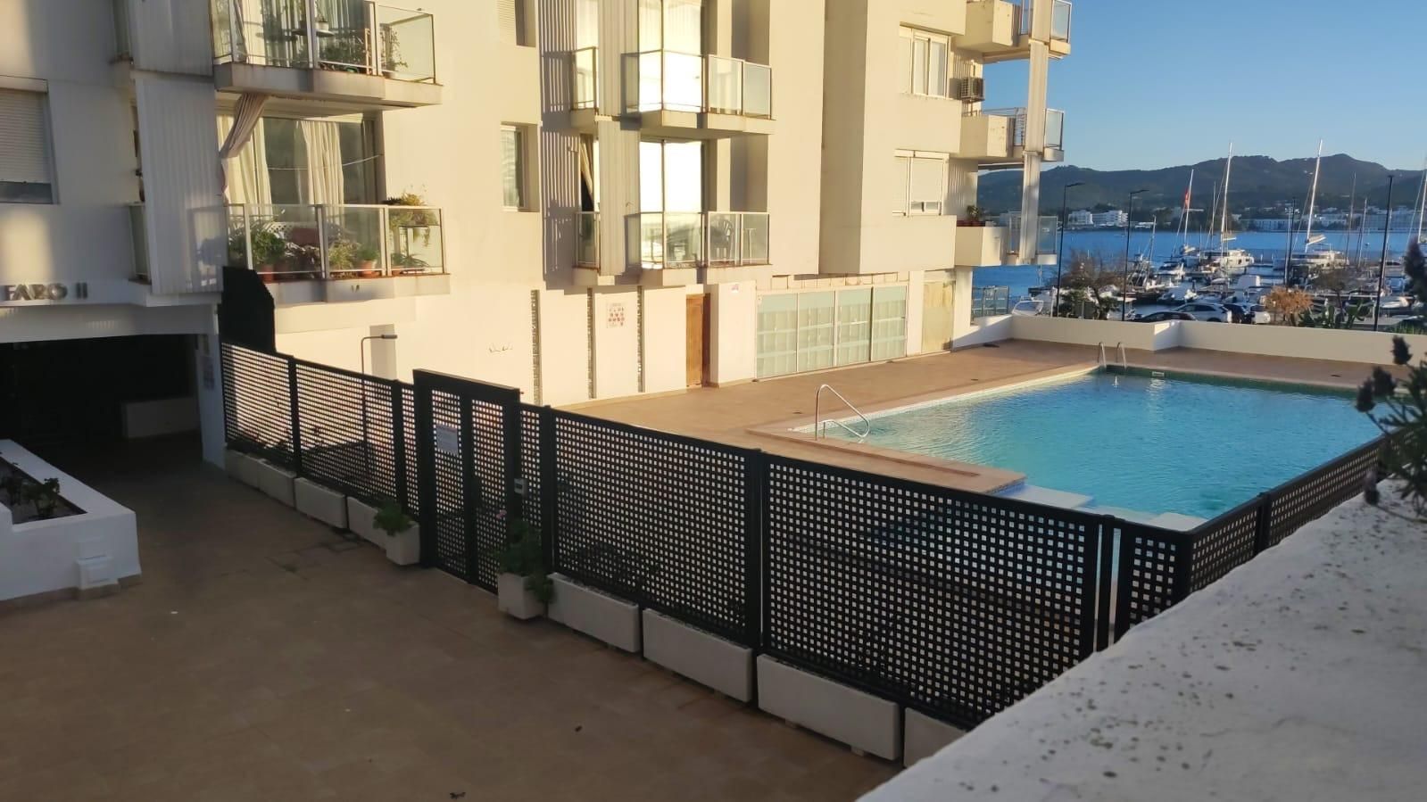 Piscina de Estudi en venda en Sant Antoni de Portmany amb Terrassa i Moblat