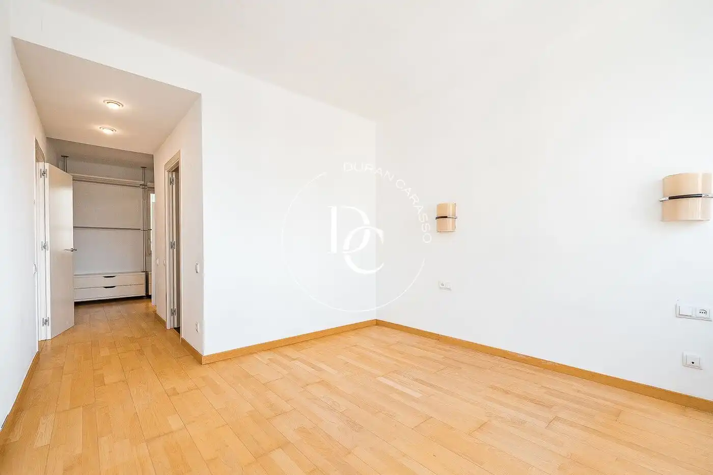 Schlafzimmer von Dachboden zum Verkauf in Barcelona mit Klimaanlage, Heizung und Terrasse