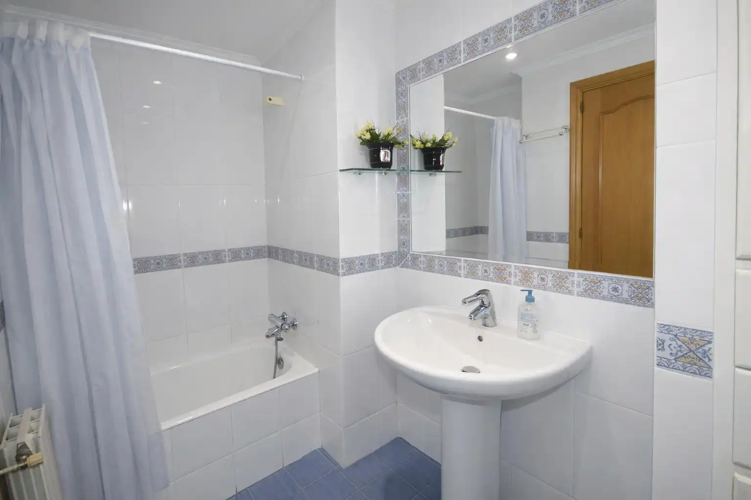 Baño de Piso en venta en Donostia - San Sebastián  con Calefacción, Terraza y Trastero