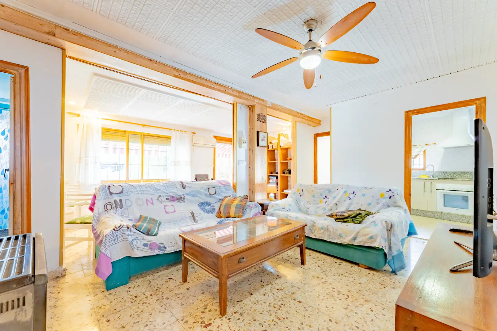 Wohnzimmer von Einfamilien-Reihenhaus zum Verkauf in Alcalalí mit Klimaanlage