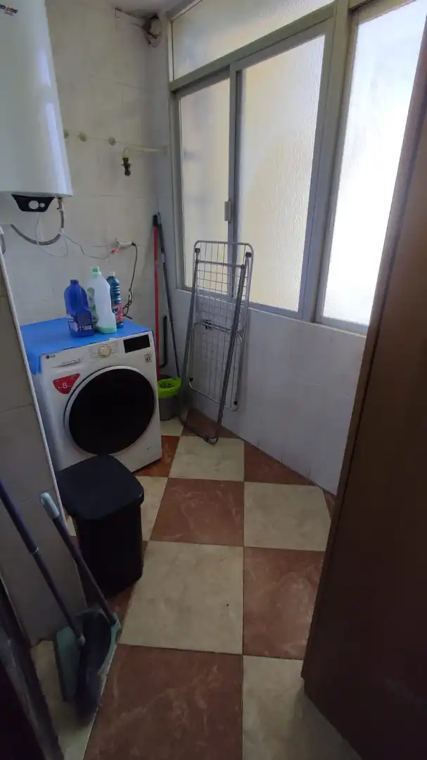Kitchen of Flat for sale in Sevilla  with Storage room and Furnished