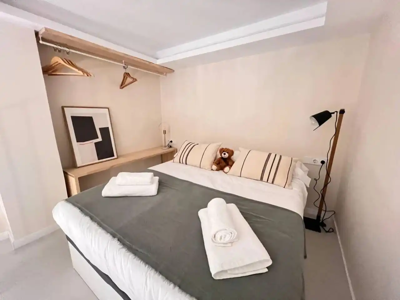 Schlafzimmer von Wohnung zum Verkauf in L'Hospitalet de Llobregat mit Klimaanlage, Heizung und Parkett