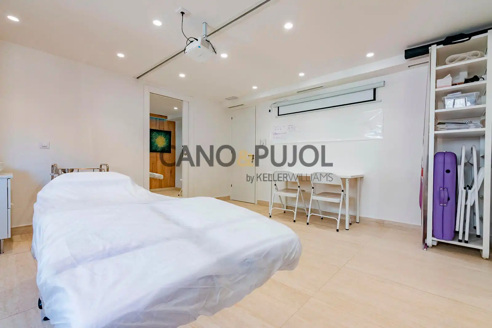 Schlafzimmer von Büro zum Verkauf in Barcelona mit Klimaanlage, Heizung und Abstellraum