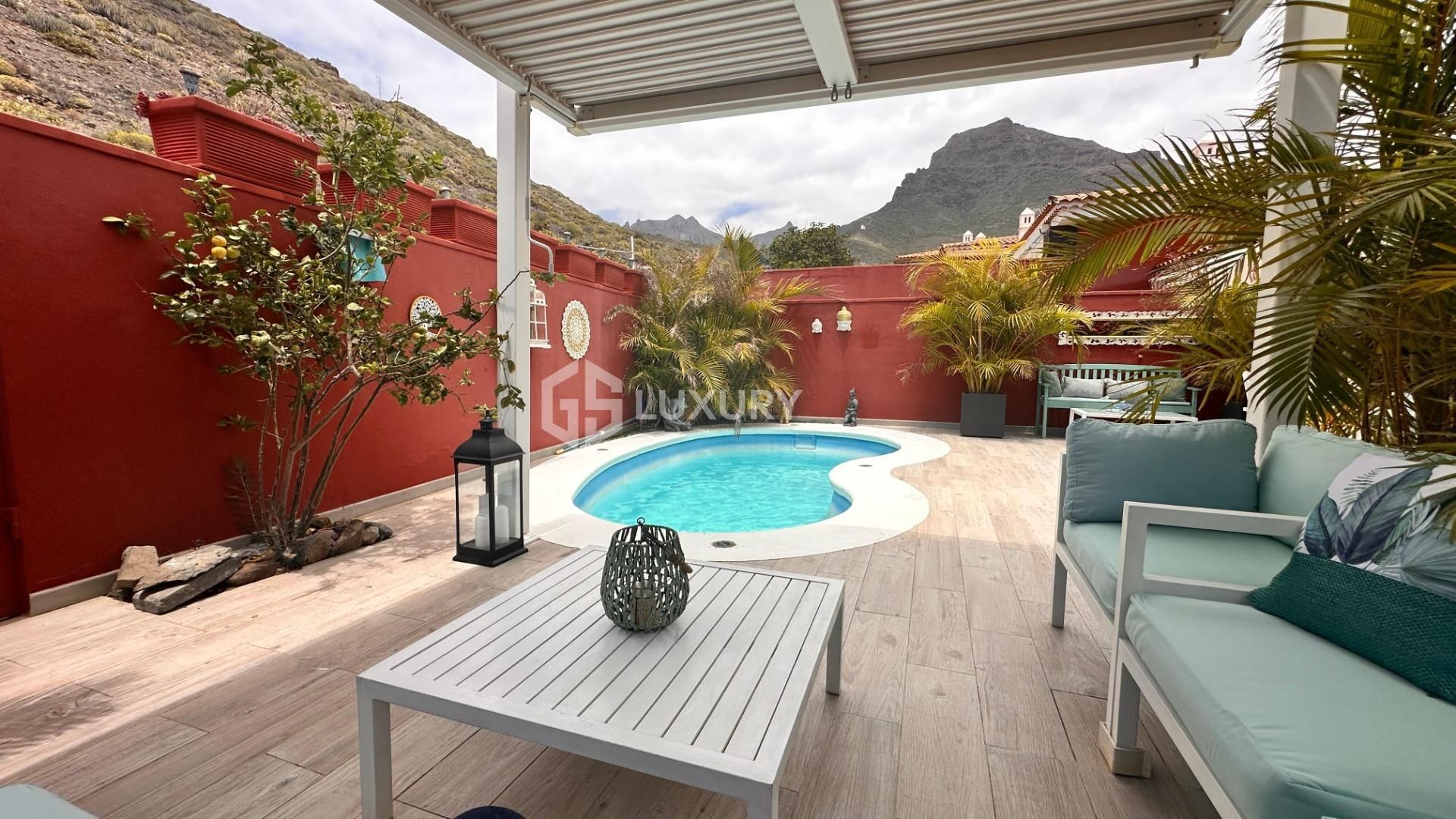 Vista exterior de Casa adosada en venta en Adeje con Jardín privado, Terraza y Trastero