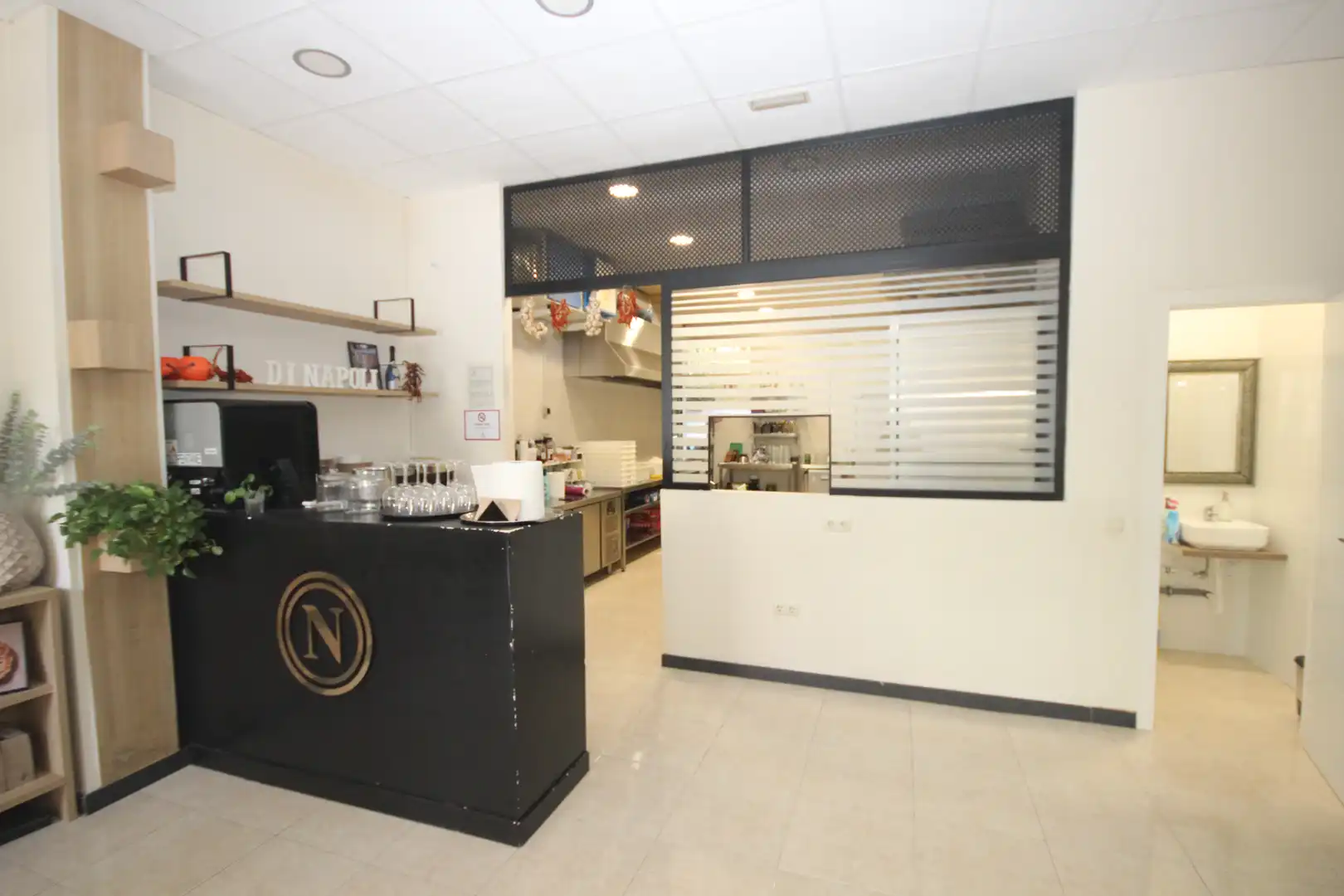 Local en venda en Marbella amb Moblat
