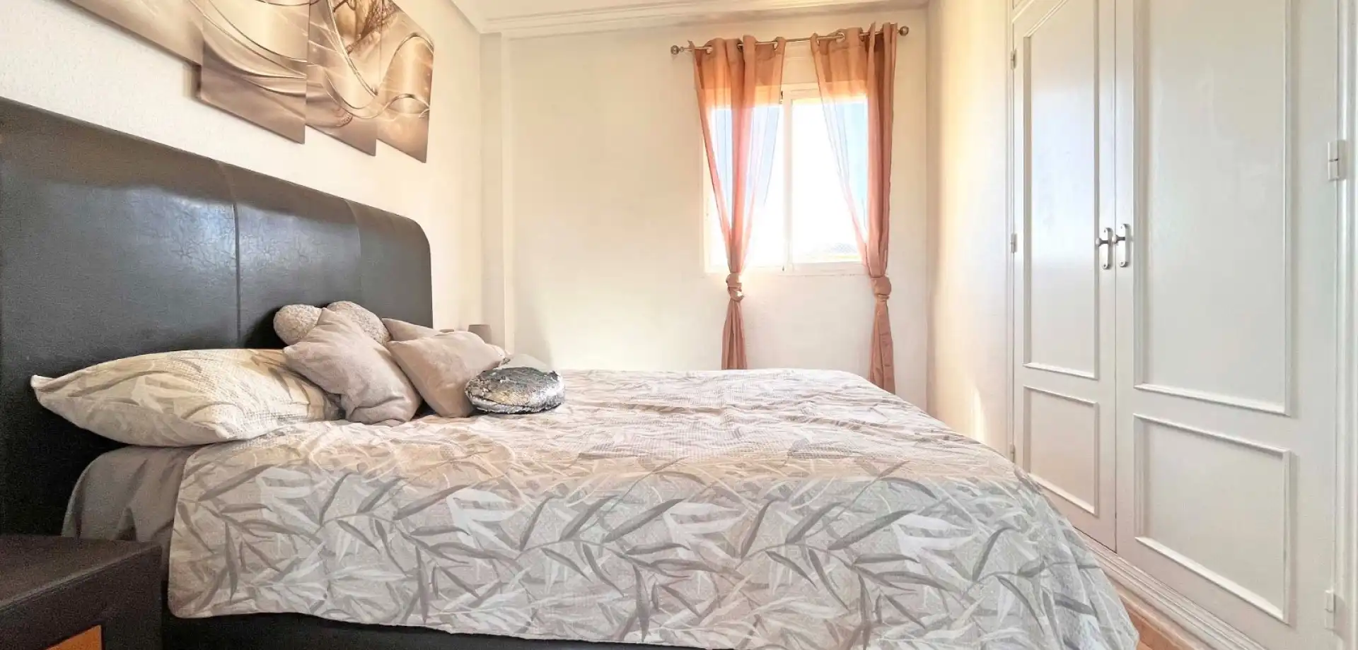 Dormitori de Casa o xalet en venda en Orihuela amb Piscina