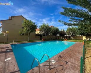 Swimming pool of Single-family semi-detached for sale in Badajoz Capital  with Heating, Private garden and Parquet flooring