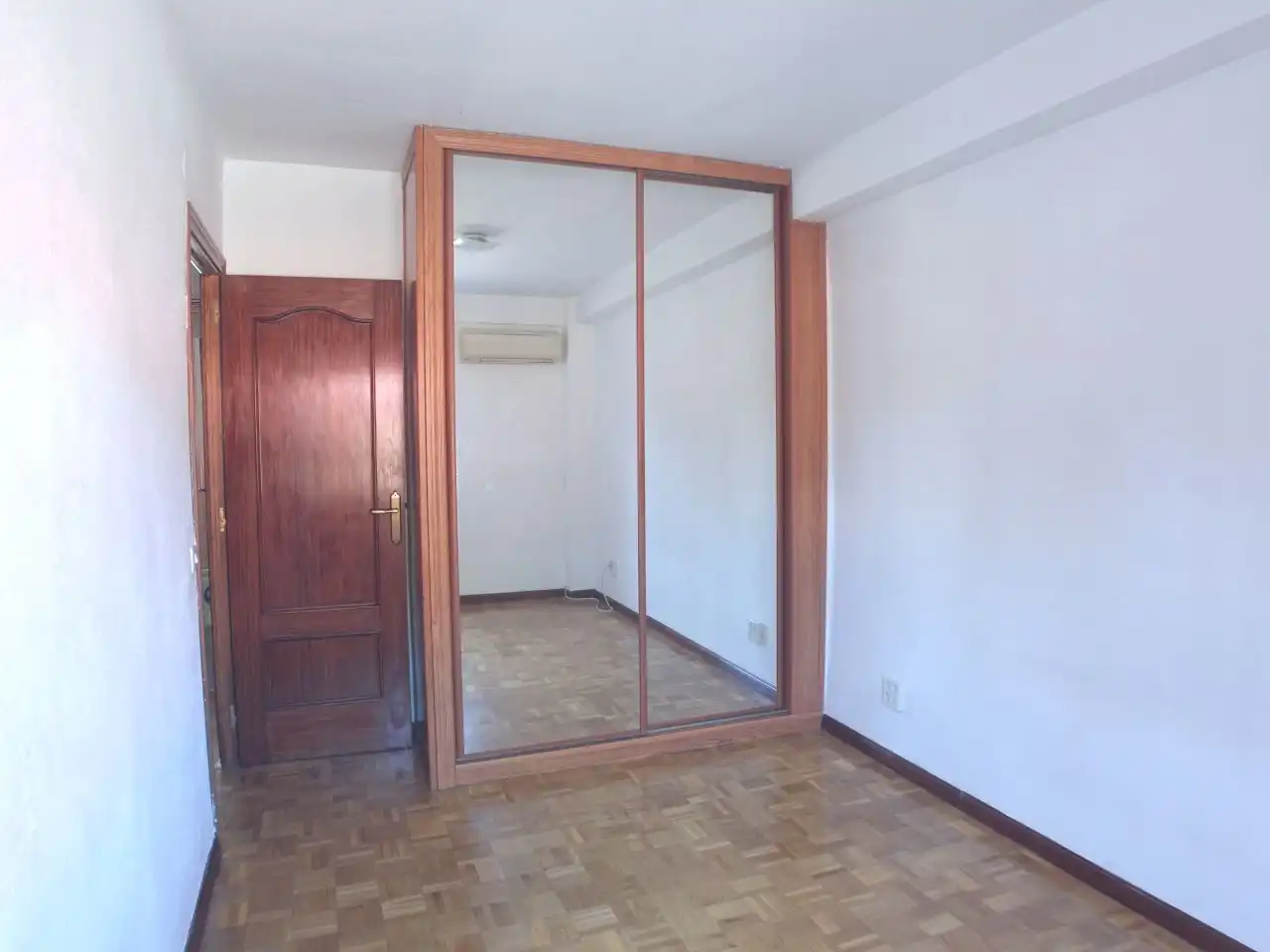 Bedroom of Flat for sale in Moratalaz