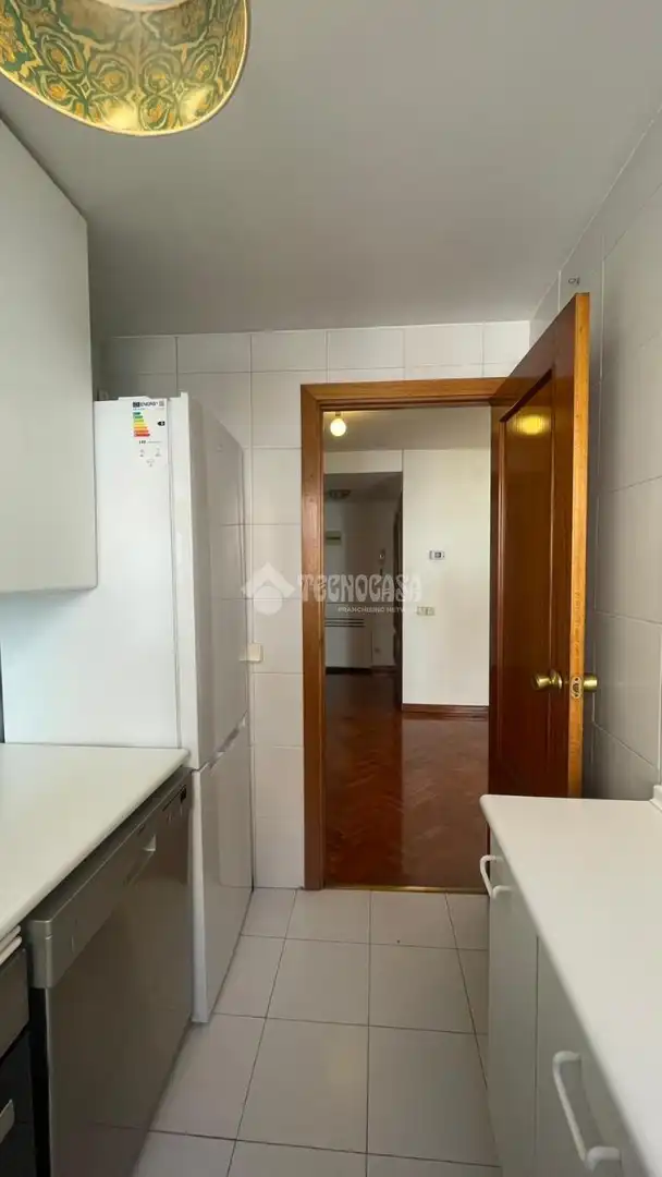 Cuina de Pis de lloguer en Madrid amb Aire condicionat