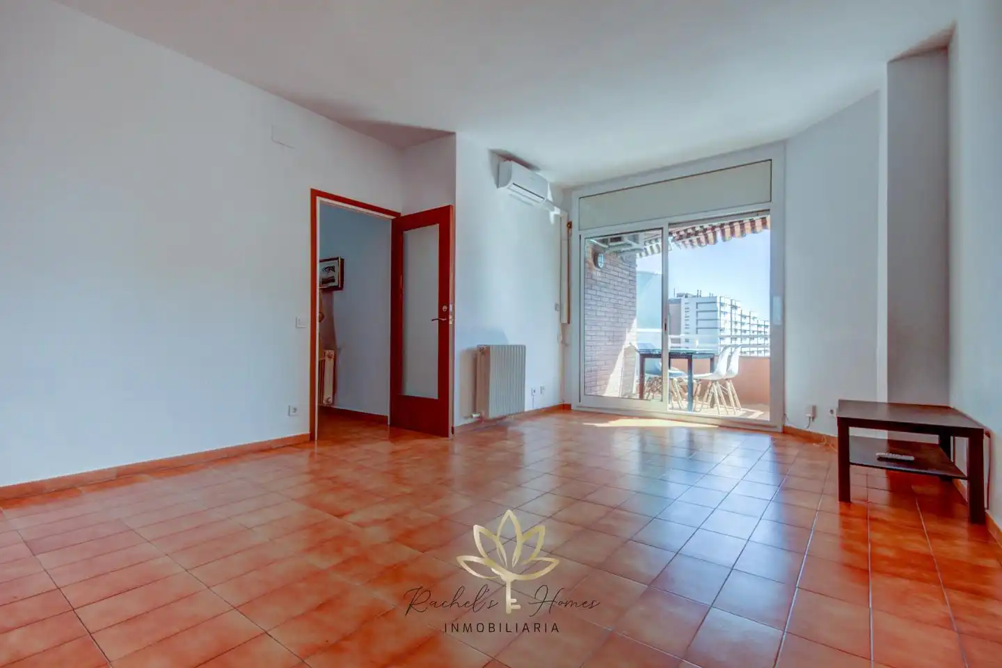 Penthouse with terrace for sale in Ronda del Guinardó